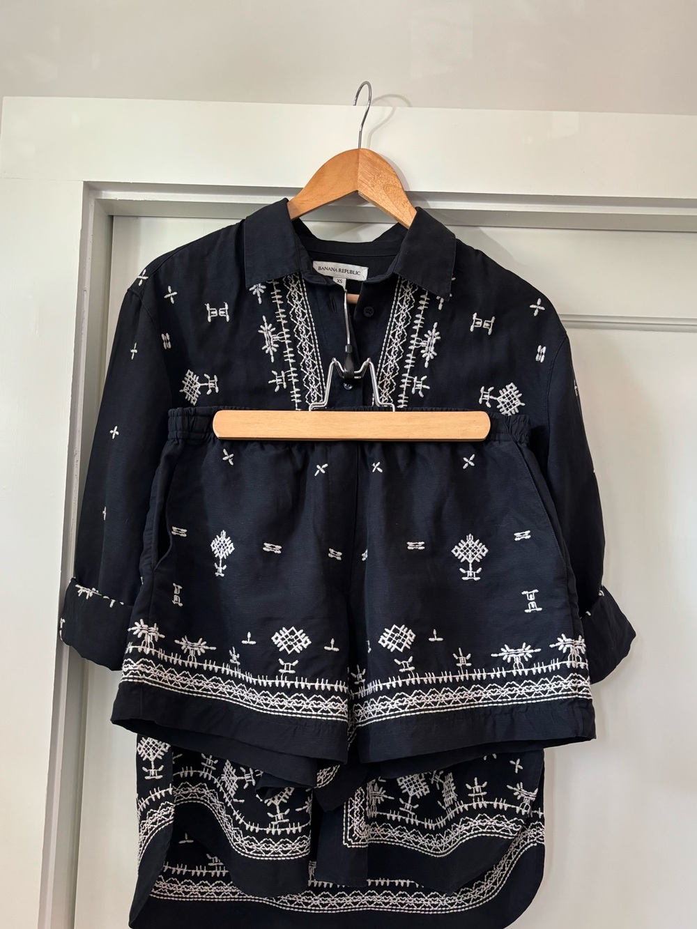 Banana Republic Black Embroidered Top & Shorts 2-Piece Set XS/S